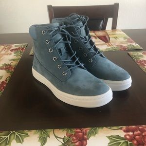 TTimberland Women’s Londyn 6” Sneakers